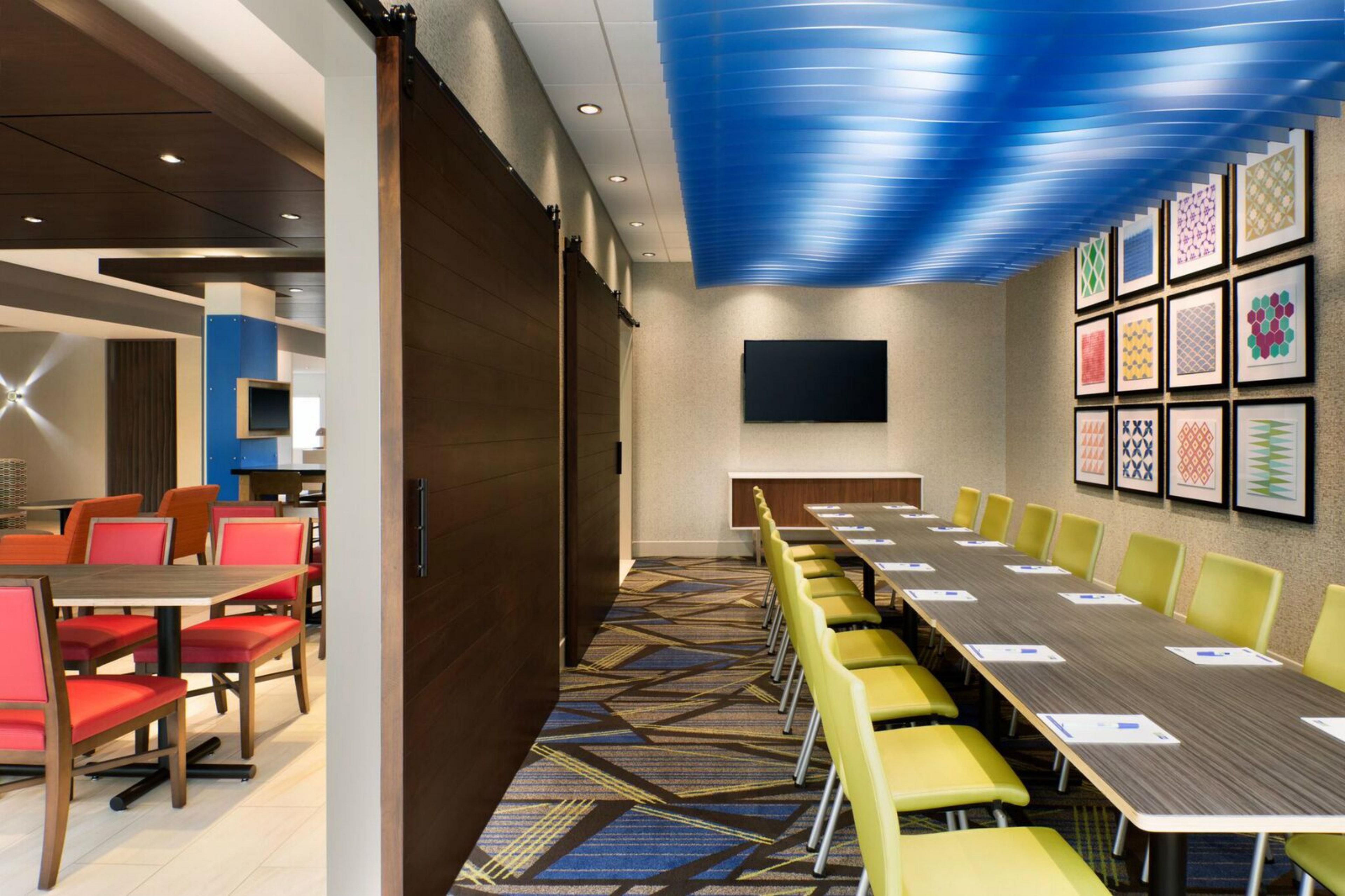 Holiday Inn Express & Suites - Millersburg By Ihg Buitenkant foto